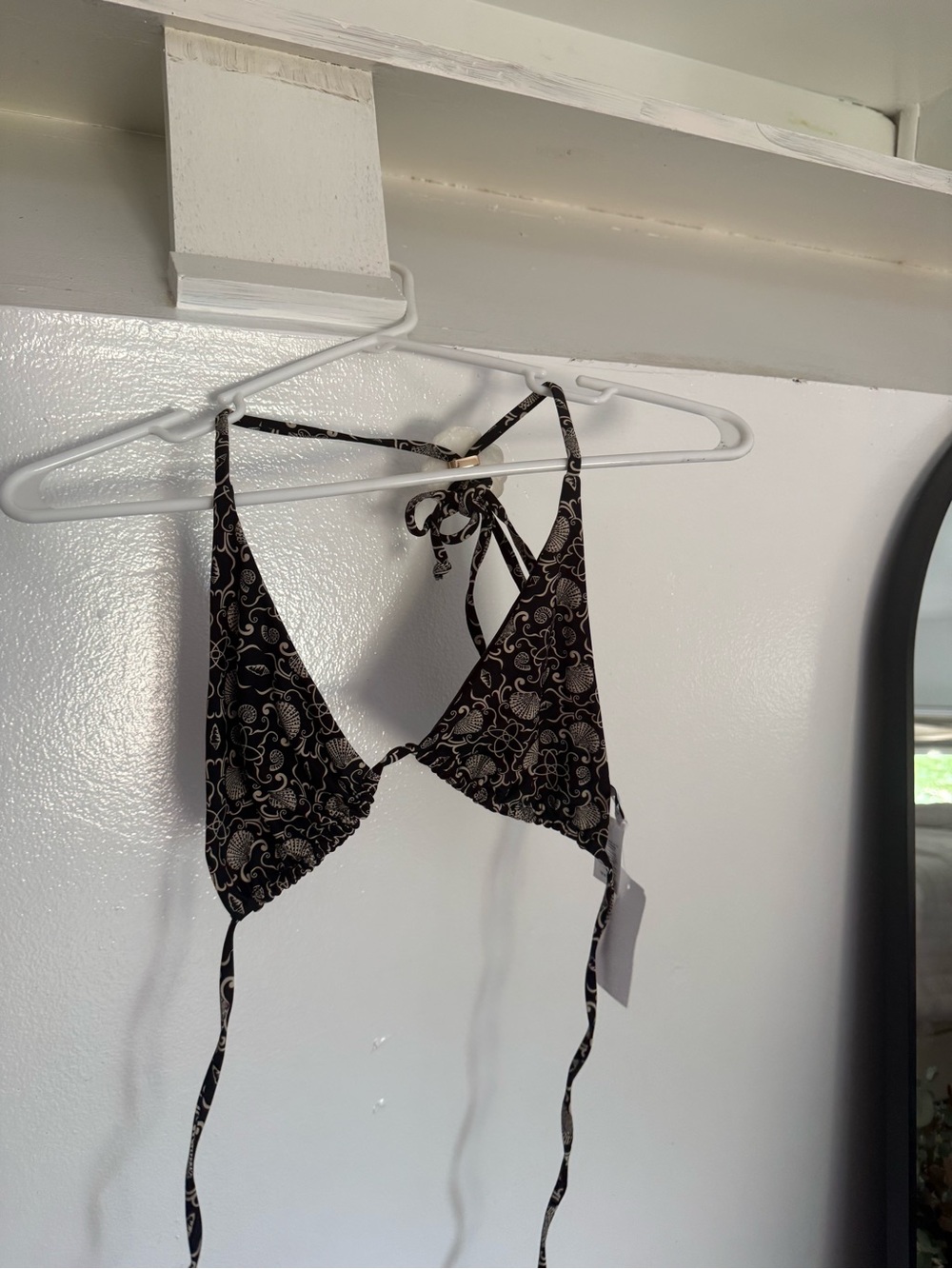 WeWoreWhat Black & Sand Shell-Print Triangle Bikini Top